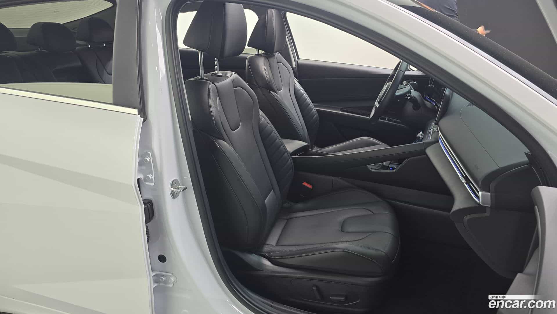 AVANTE Hyundai 2024.3-OPTION-015