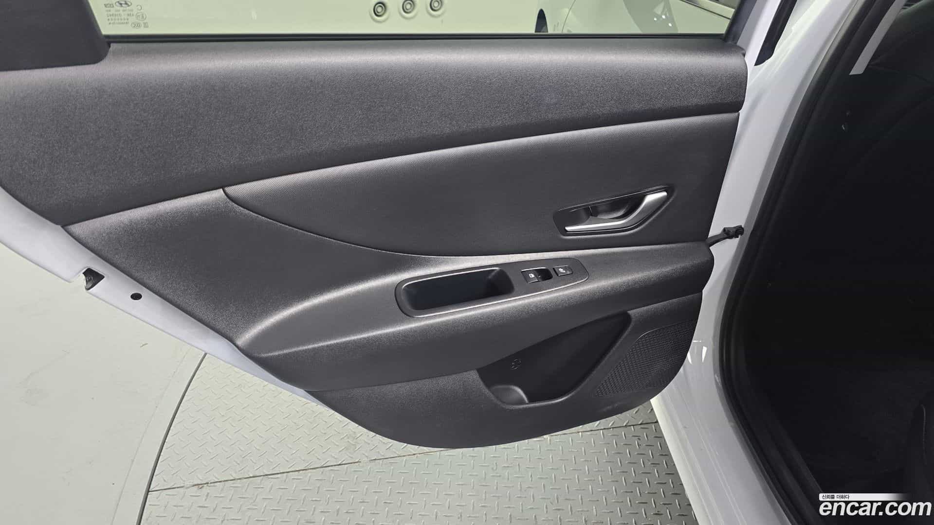 AVANTE Hyundai 2024.3-INNER-035