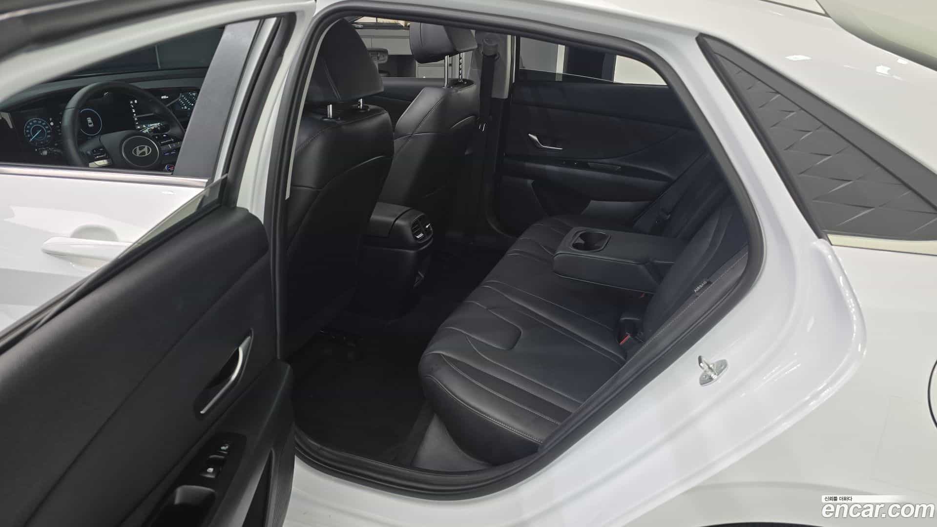 AVANTE Hyundai 2024.3-INNER-036