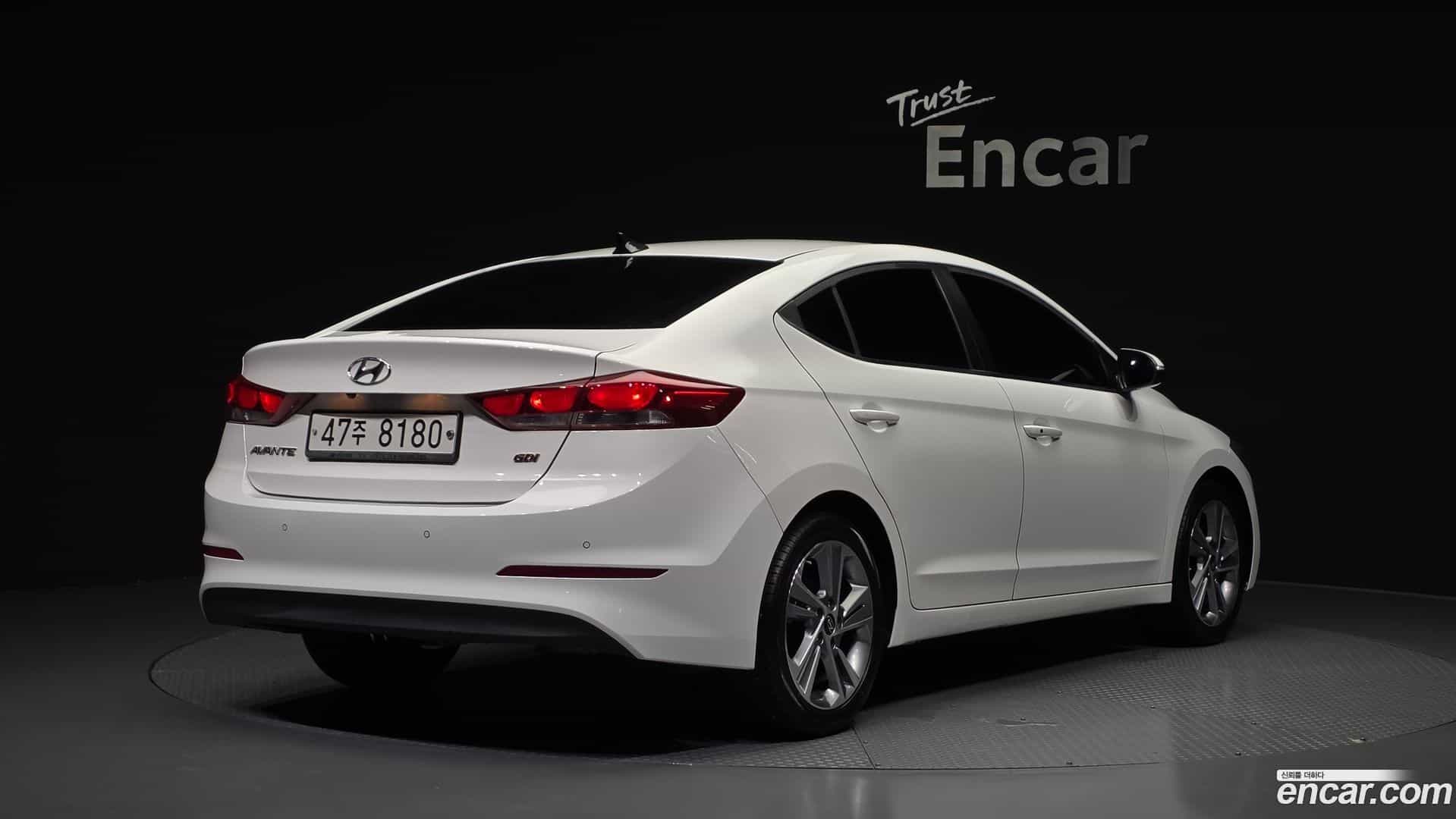 AVANTE Hyundai 2017.1-OUTER-002