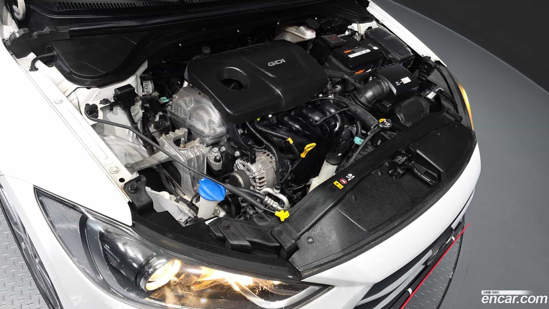AVANTE Hyundai 2017.1-OUTER-006