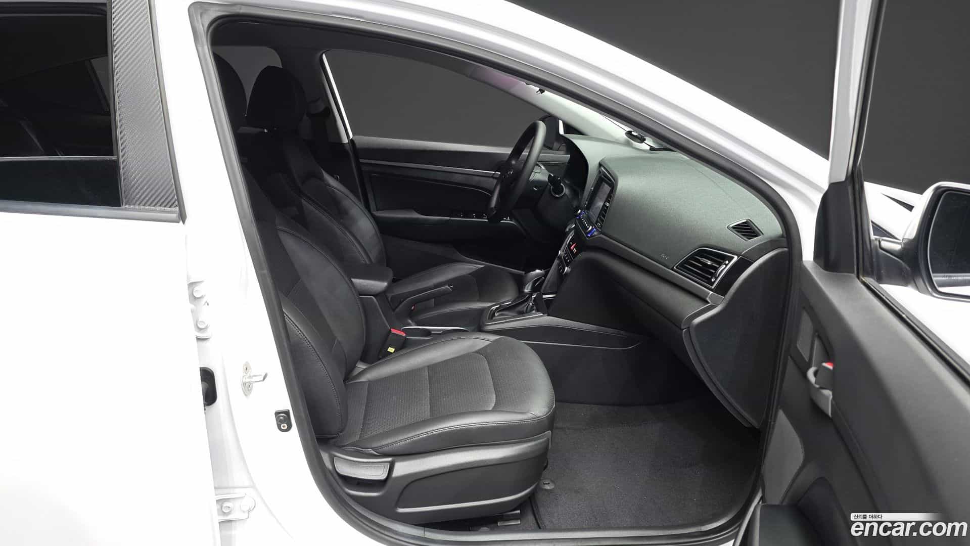AVANTE Hyundai 2017.1-OPTION-015