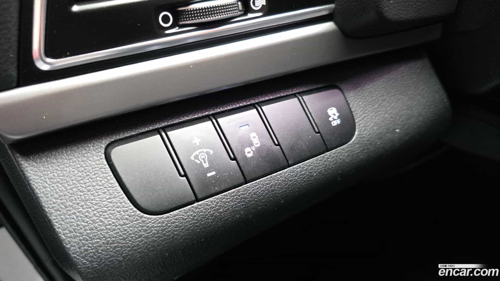 AVANTE Hyundai 2017.1-OPTION-022