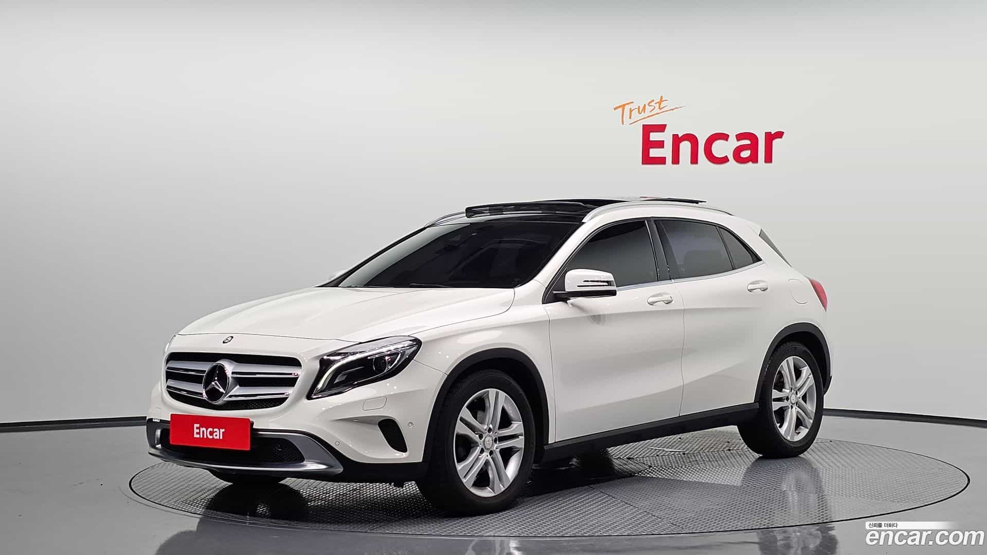 GLA-Class Mercedes-Benz 2016.5-OUTER-001