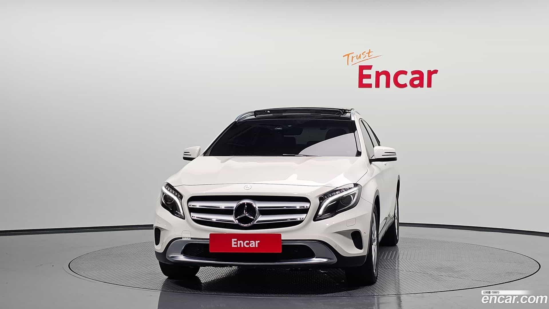 GLA-Class Mercedes-Benz 2016.5-OUTER-003