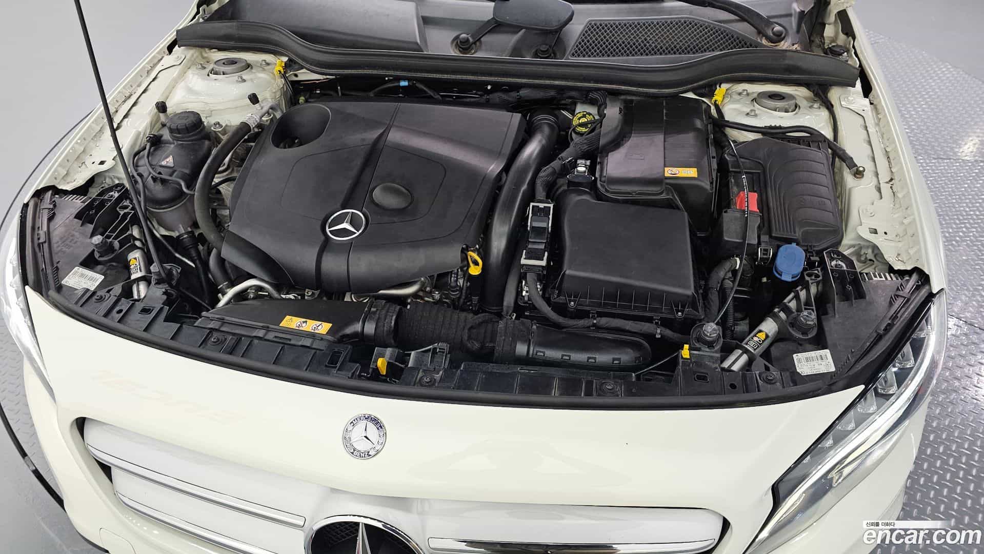GLA-Class Mercedes-Benz 2016.5-OUTER-006