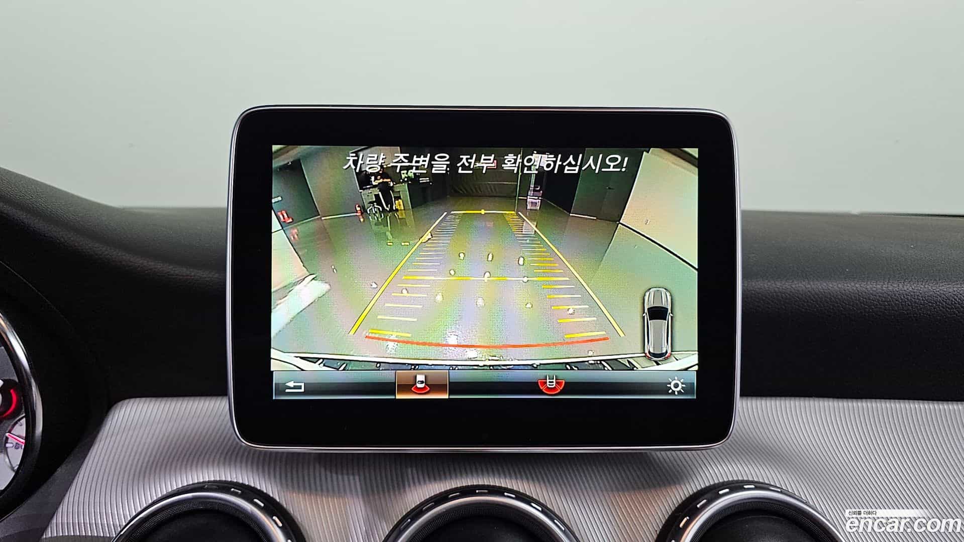GLA-Class Mercedes-Benz 2016.5-OPTION-019
