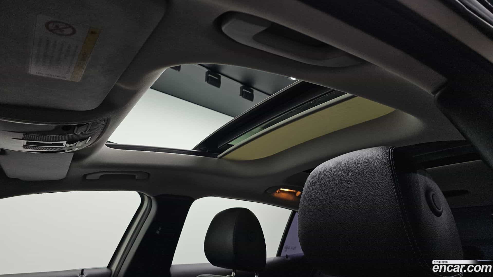 GLA-Class Mercedes-Benz 2016.5-OPTION-022