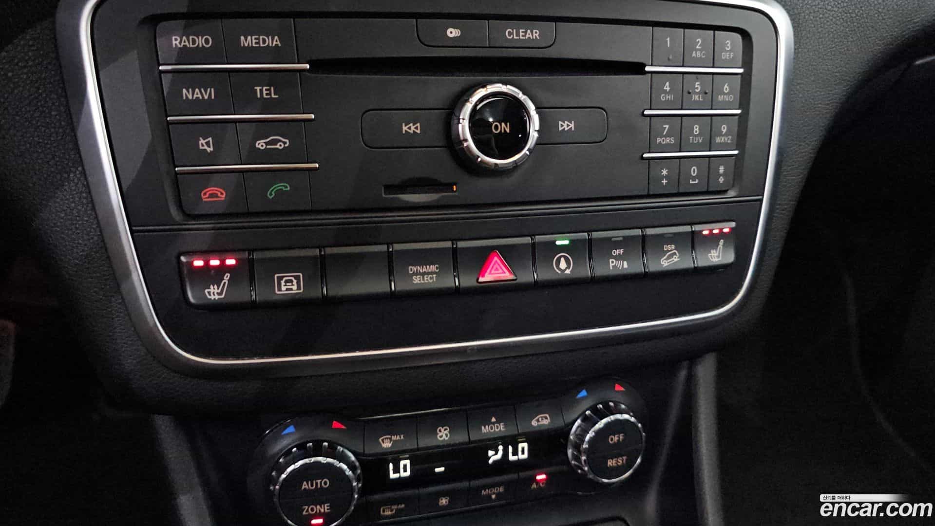 GLA-Class Mercedes-Benz 2016.5-OPTION-042