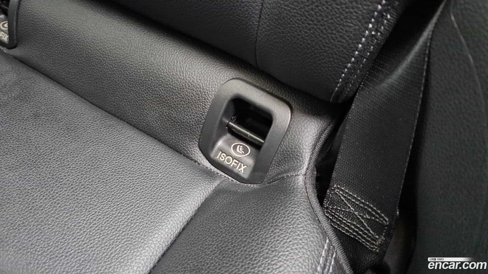 GLA-Class Mercedes-Benz 2016.5-OPTION-047