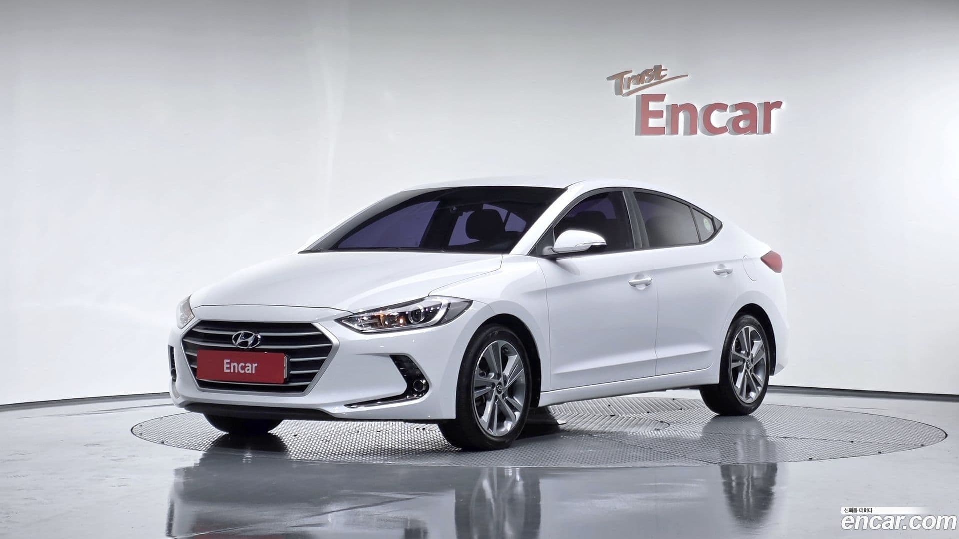 Main__Slider__Photo:AVANTE Hyundai 2017.9-0
