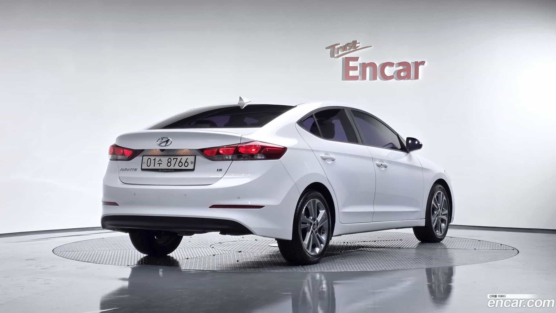 AVANTE Hyundai 2017.9-OUTER-002