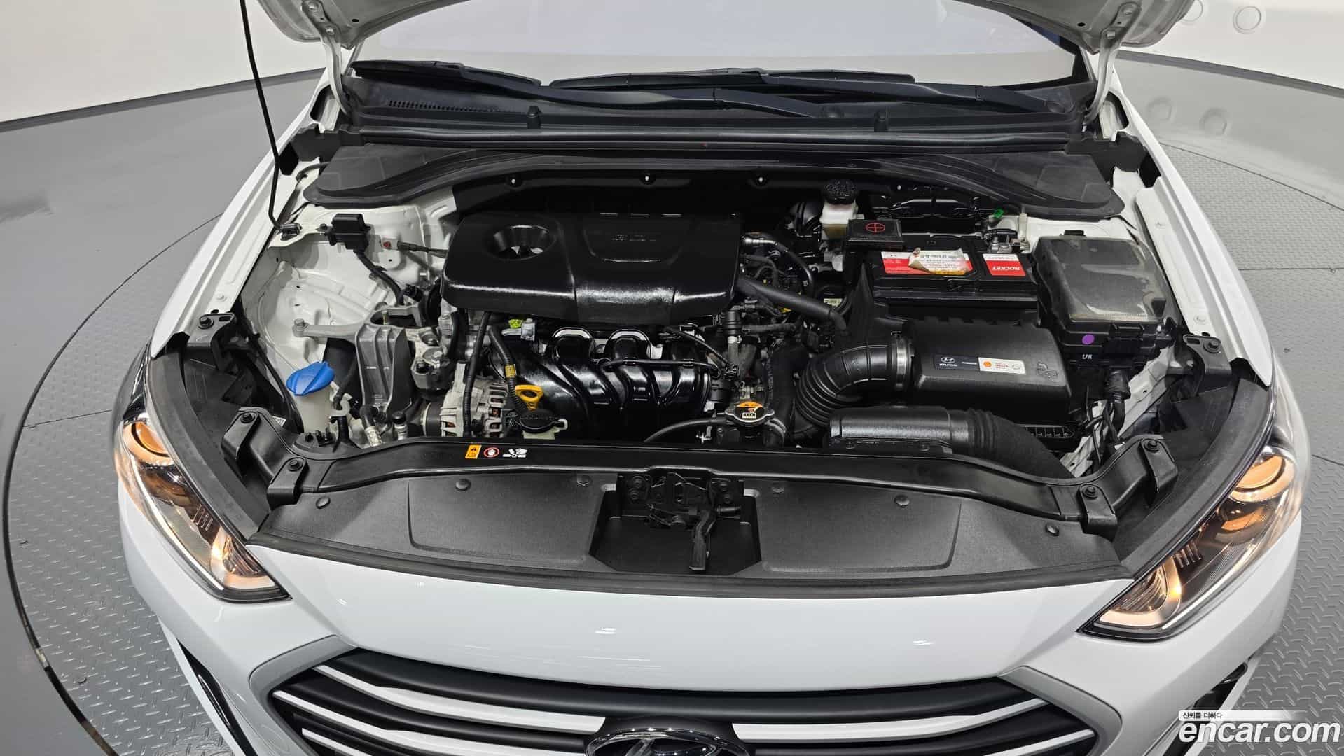AVANTE Hyundai 2017.9-OUTER-006