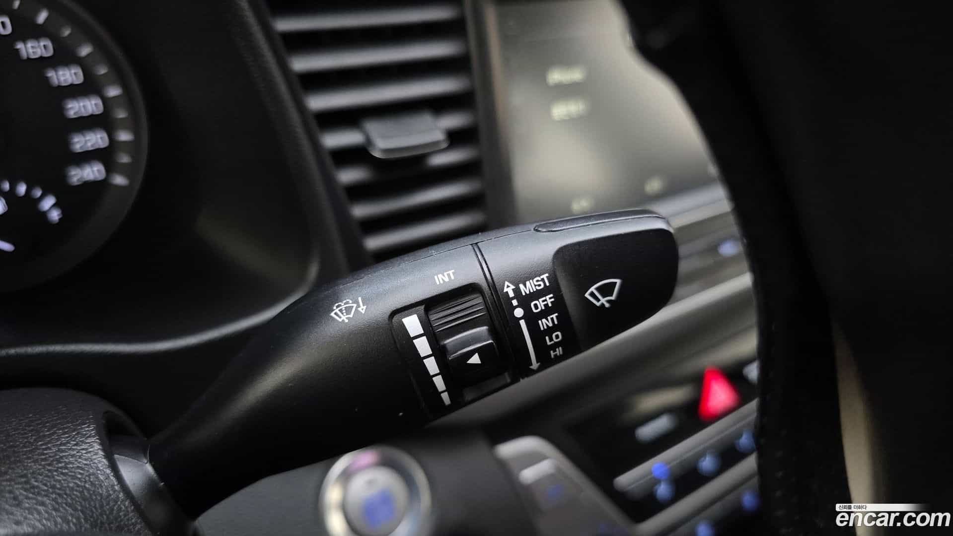 AVANTE Hyundai 2017.9-OPTION-021