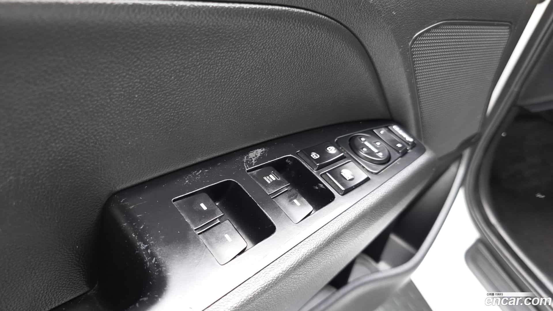 AVANTE Hyundai 2017.9-OPTION-022