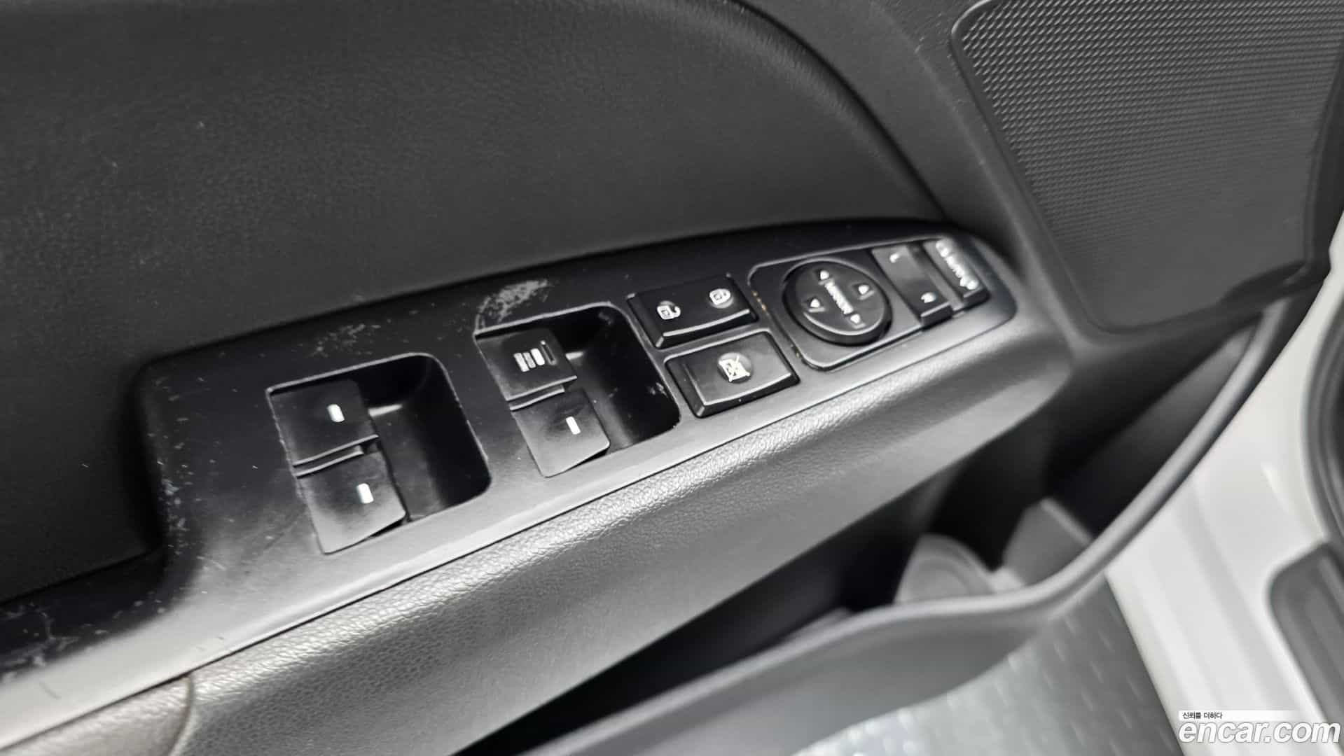 AVANTE Hyundai 2017.9-OPTION-023