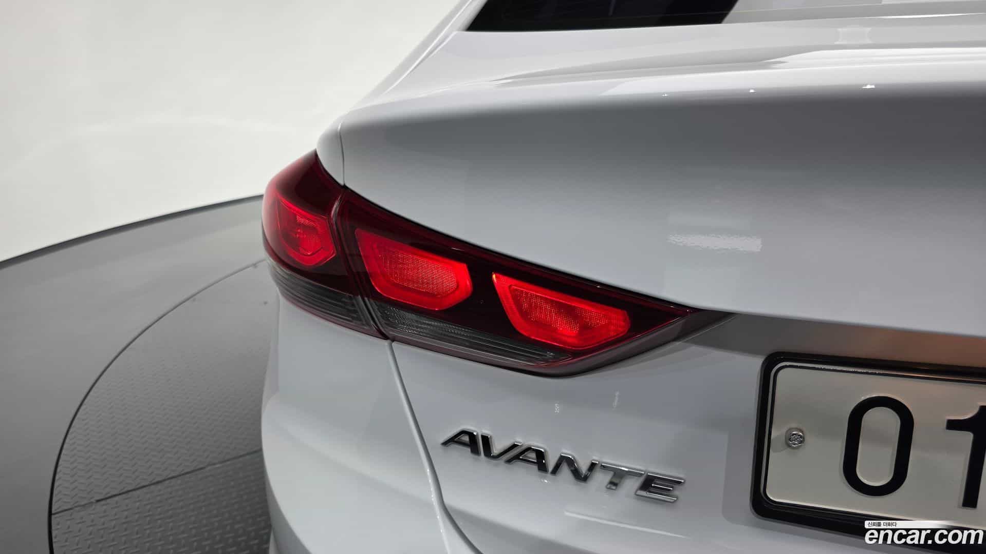 AVANTE Hyundai 2017.9-OUTER-033