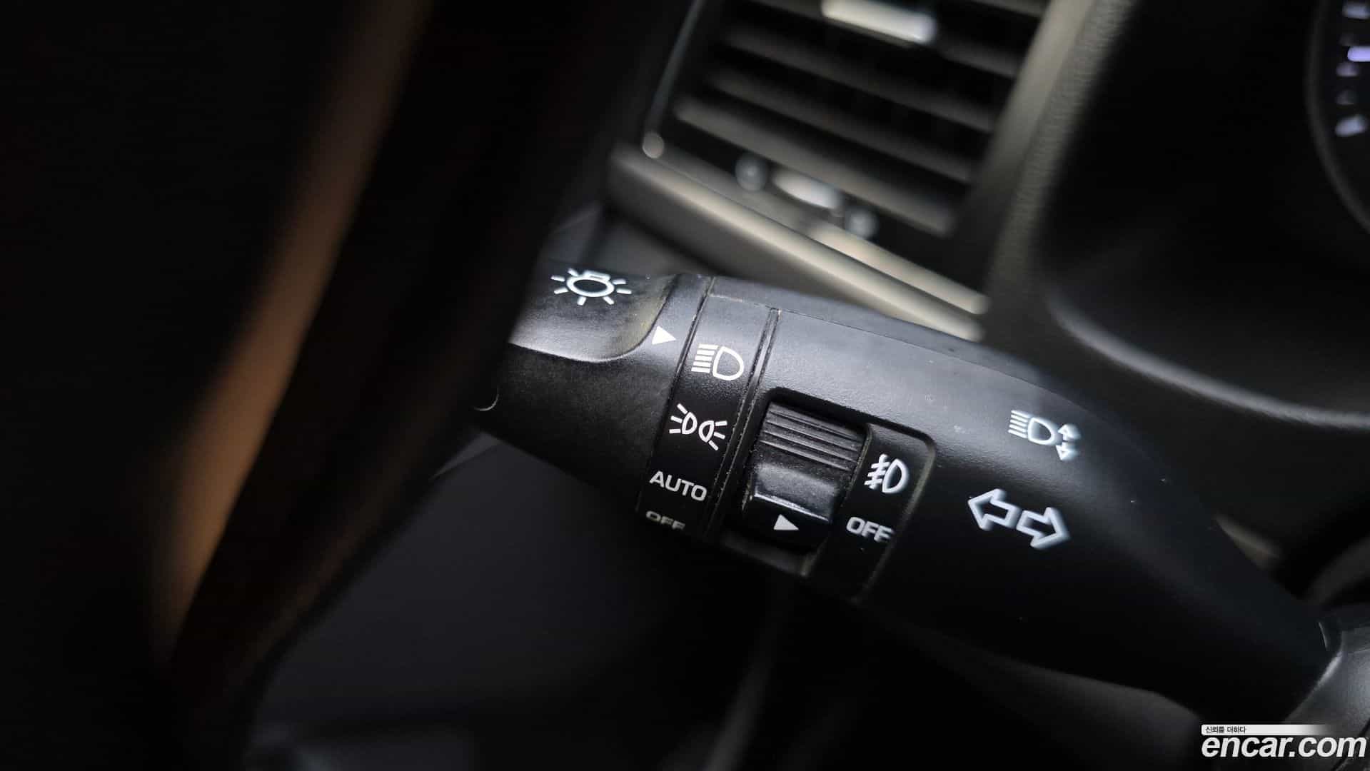 AVANTE Hyundai 2017.9-OPTION-040