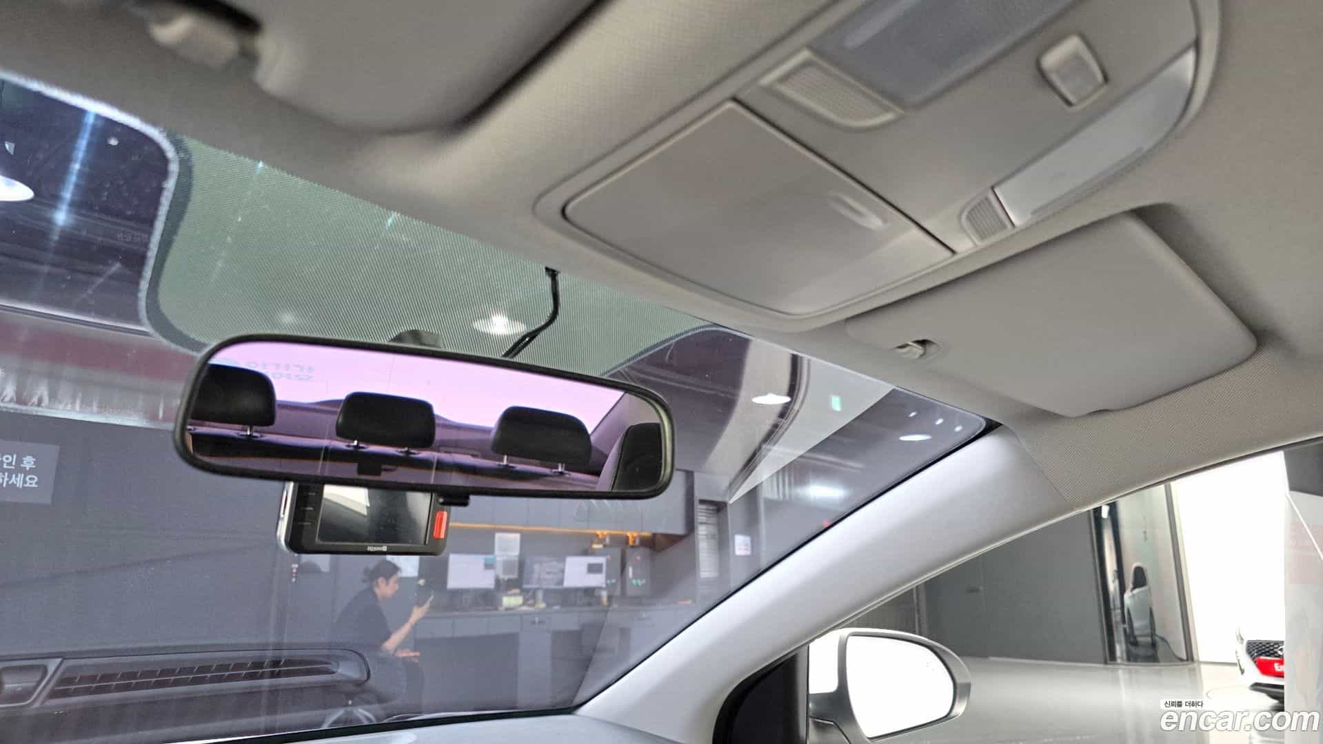 AVANTE Hyundai 2017.9-OPTION-043