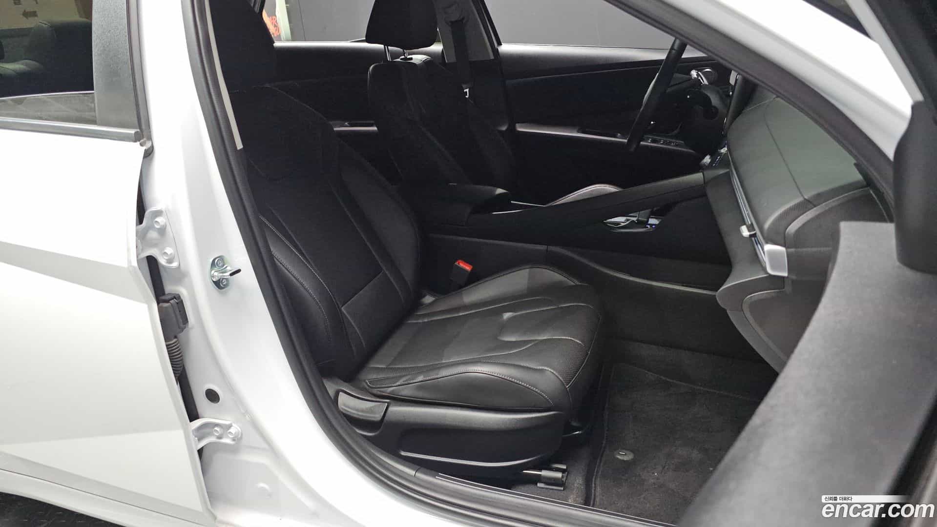 AVANTE Hyundai 2025.3-OPTION-016