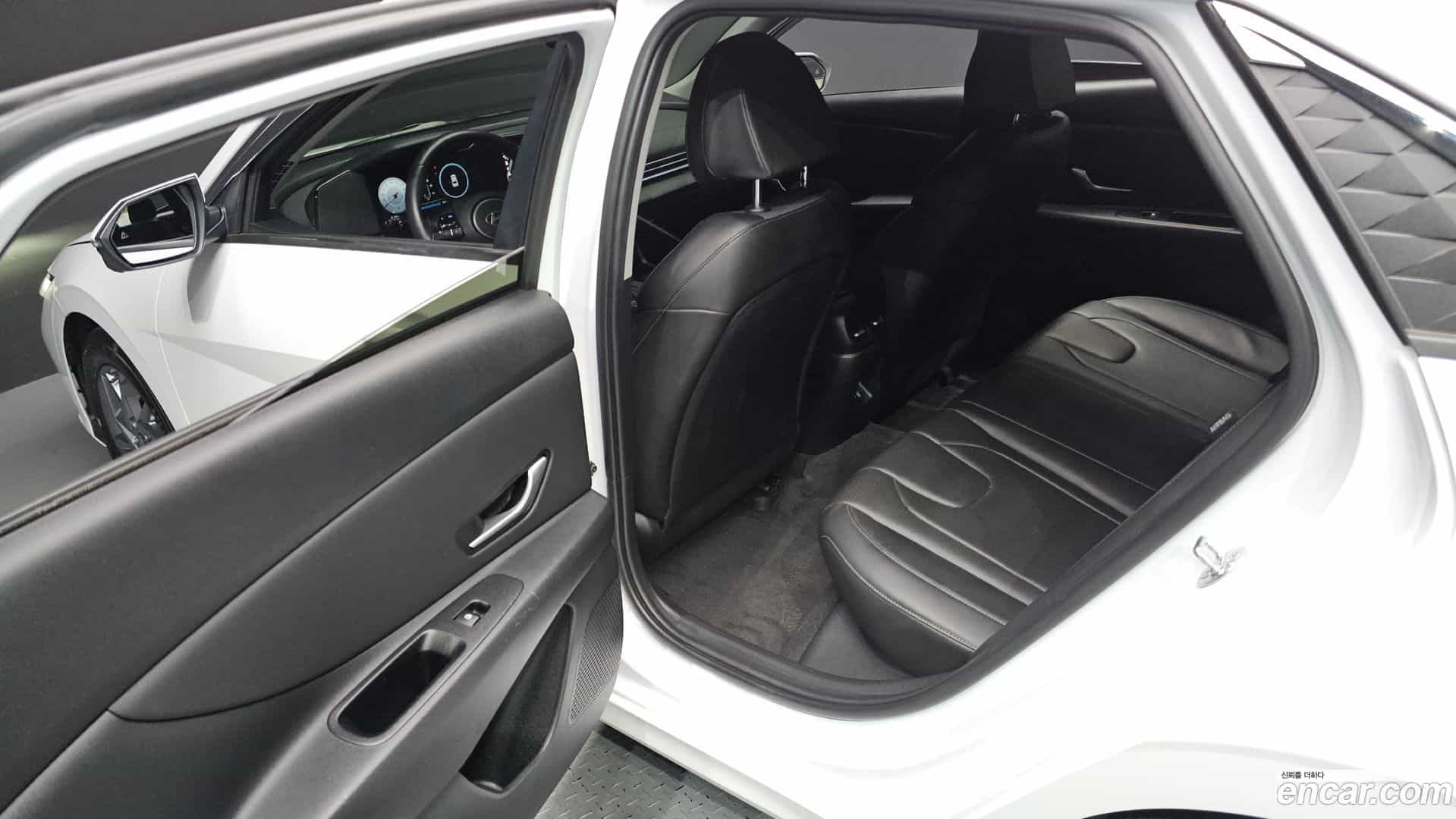 AVANTE Hyundai 2025.3-INNER-036