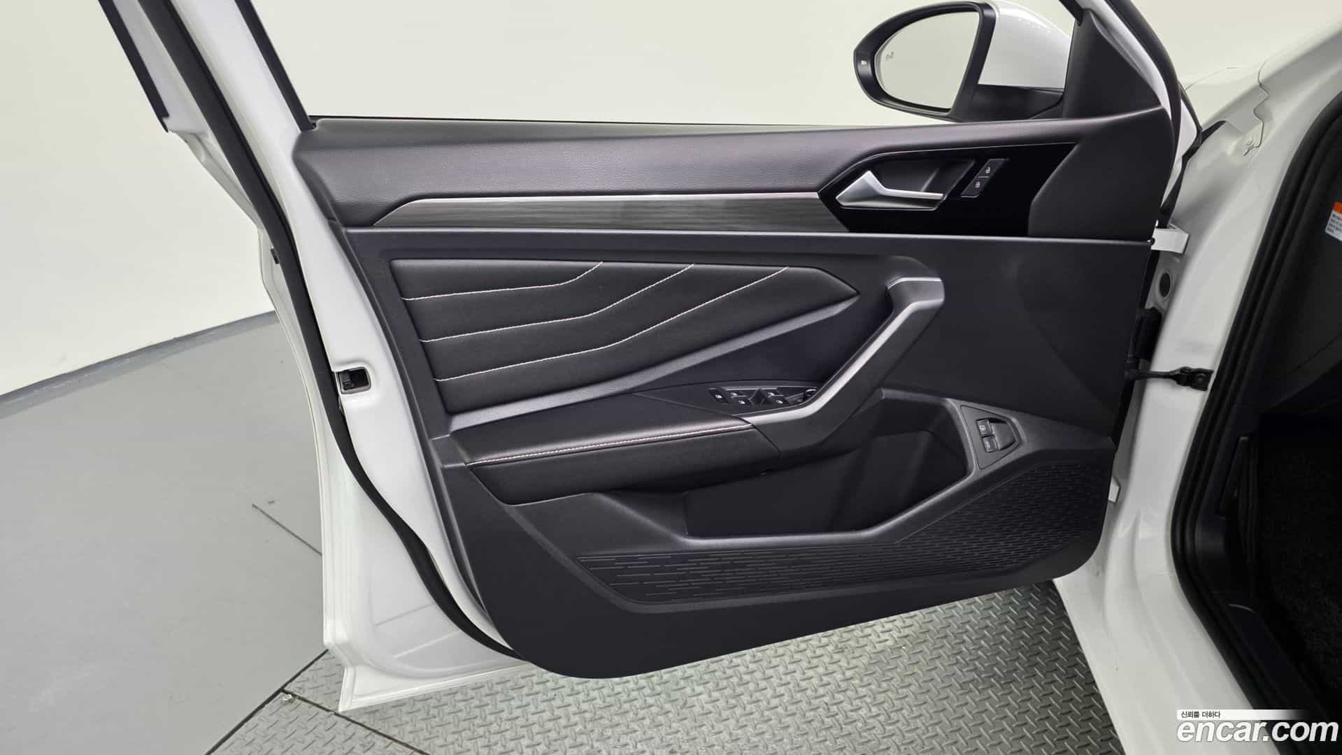 Jetta Volkswagen 2023.11-INNER-034