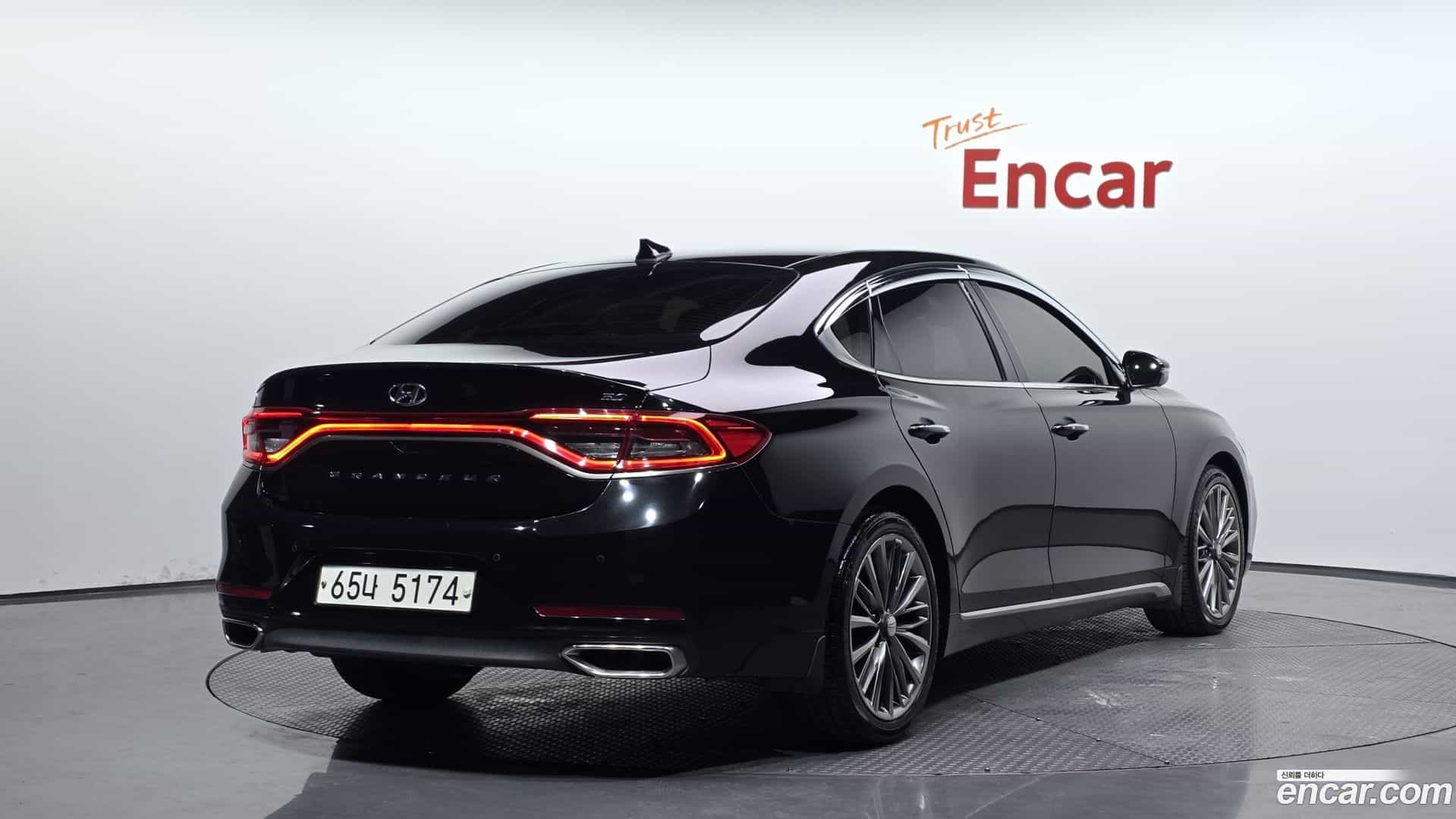 Grandeur Hyundai 2017.9-OUTER-002