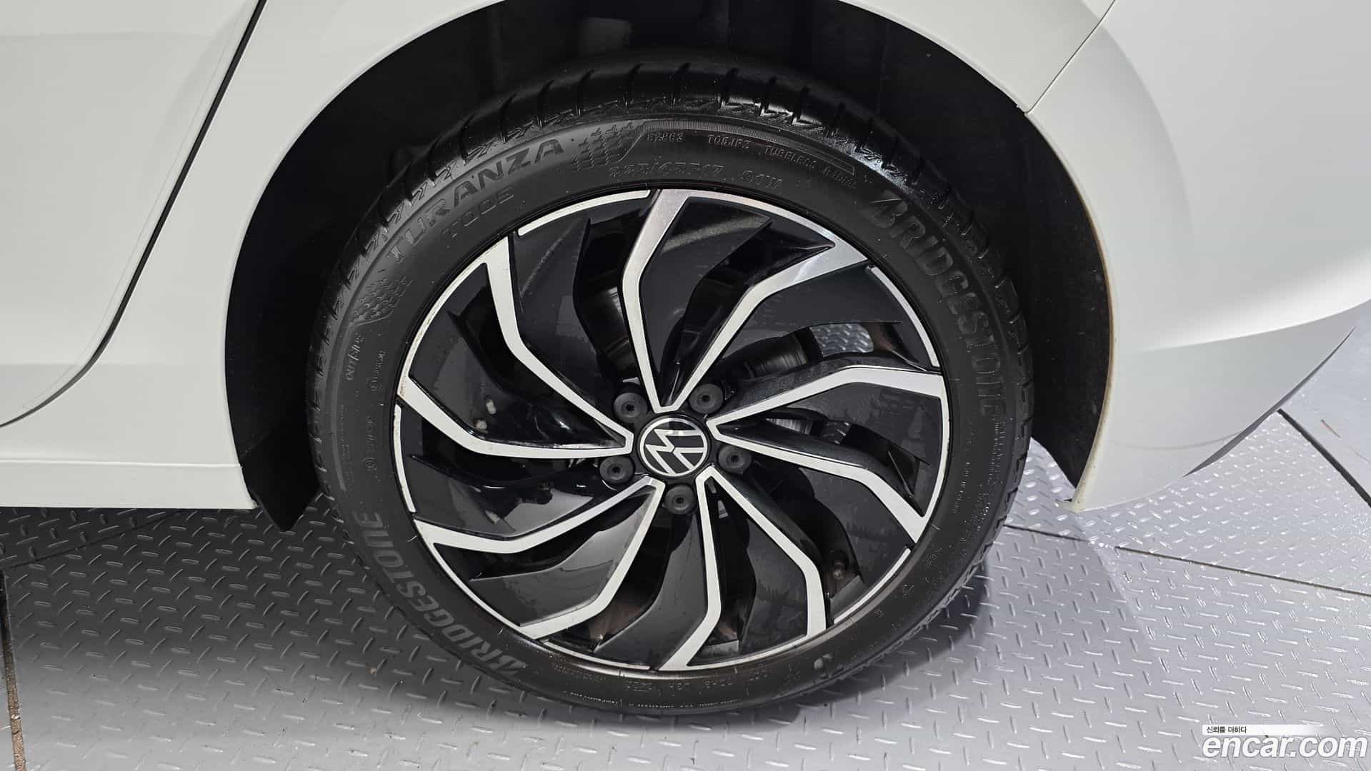 Golf Volkswagen 2023.9-OUTER-031
