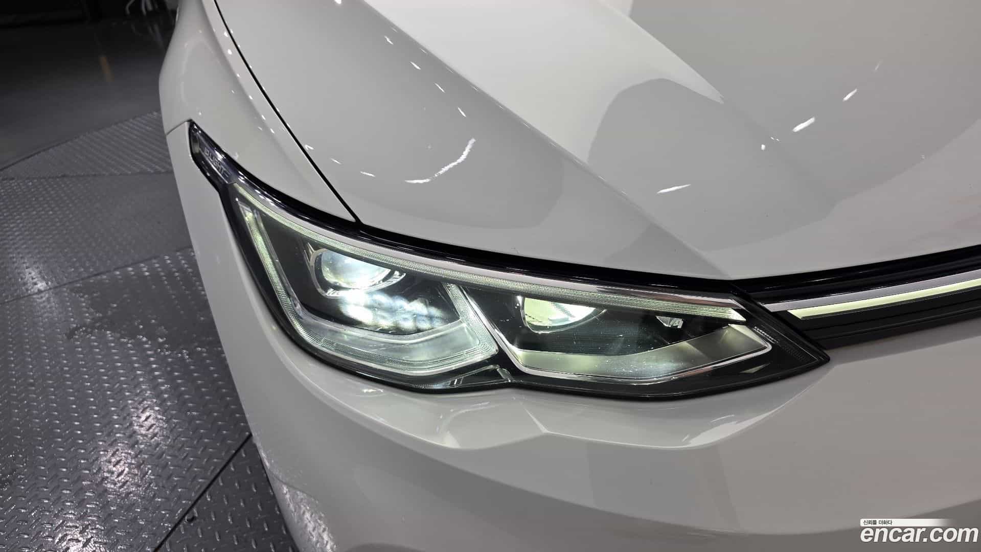 Golf Volkswagen 2023.9-OUTER-032