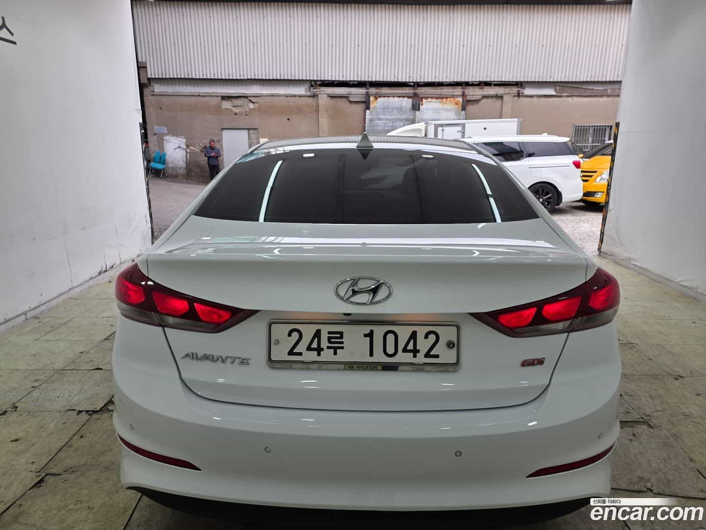 AVANTE Hyundai 2015.10-OUTER-004