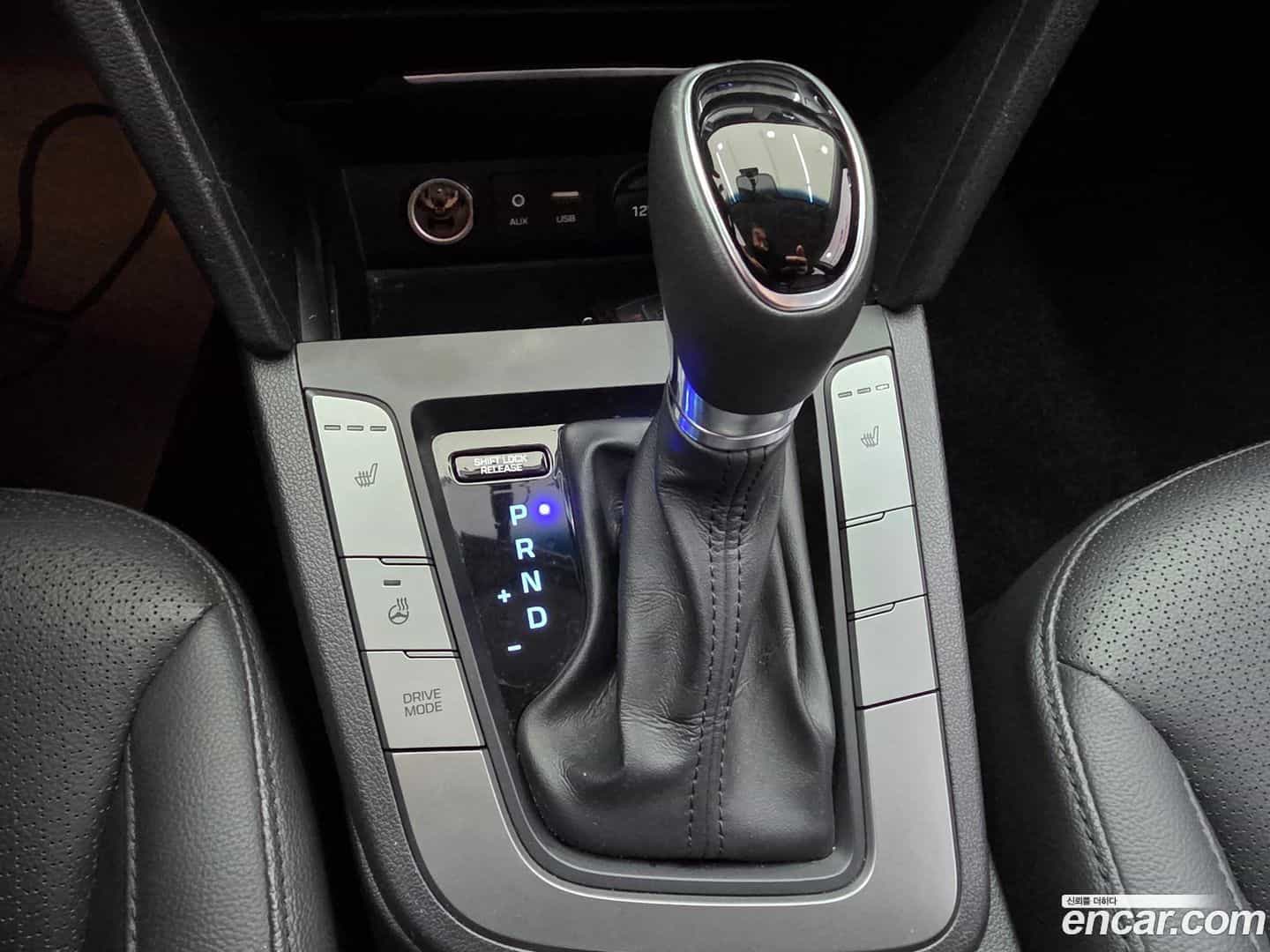 AVANTE Hyundai 2015.10-INNER-010
