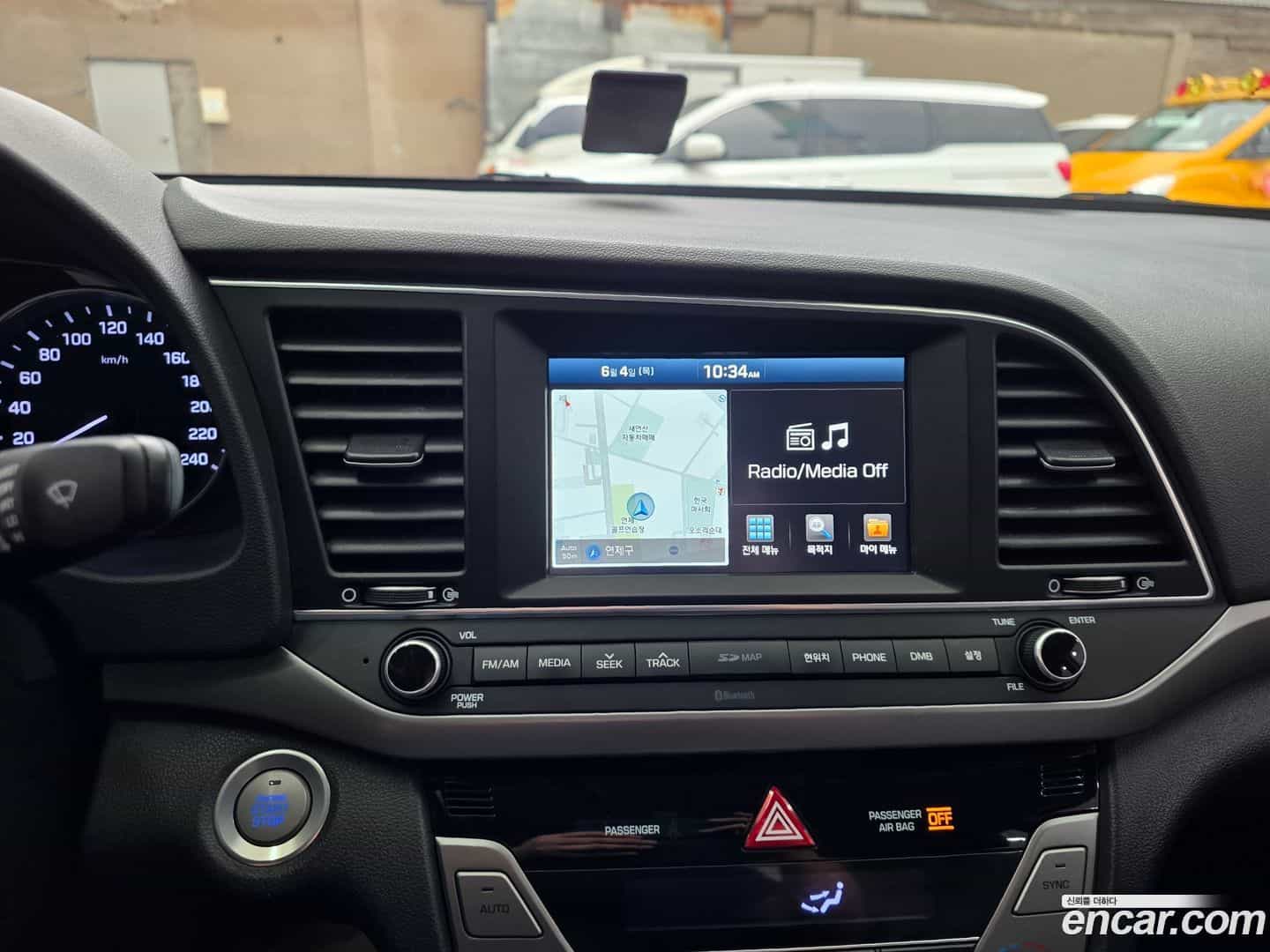 AVANTE Hyundai 2015.10-OPTION-015