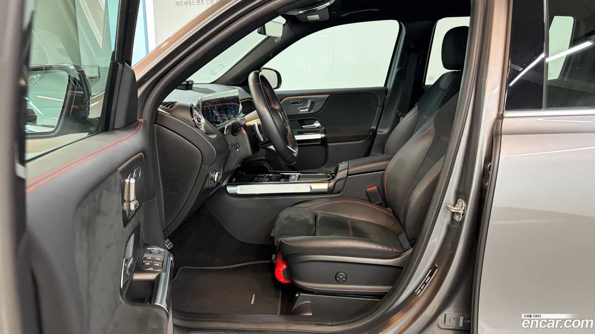 GLB-Class Mercedes-Benz 2025.4-OPTION-015