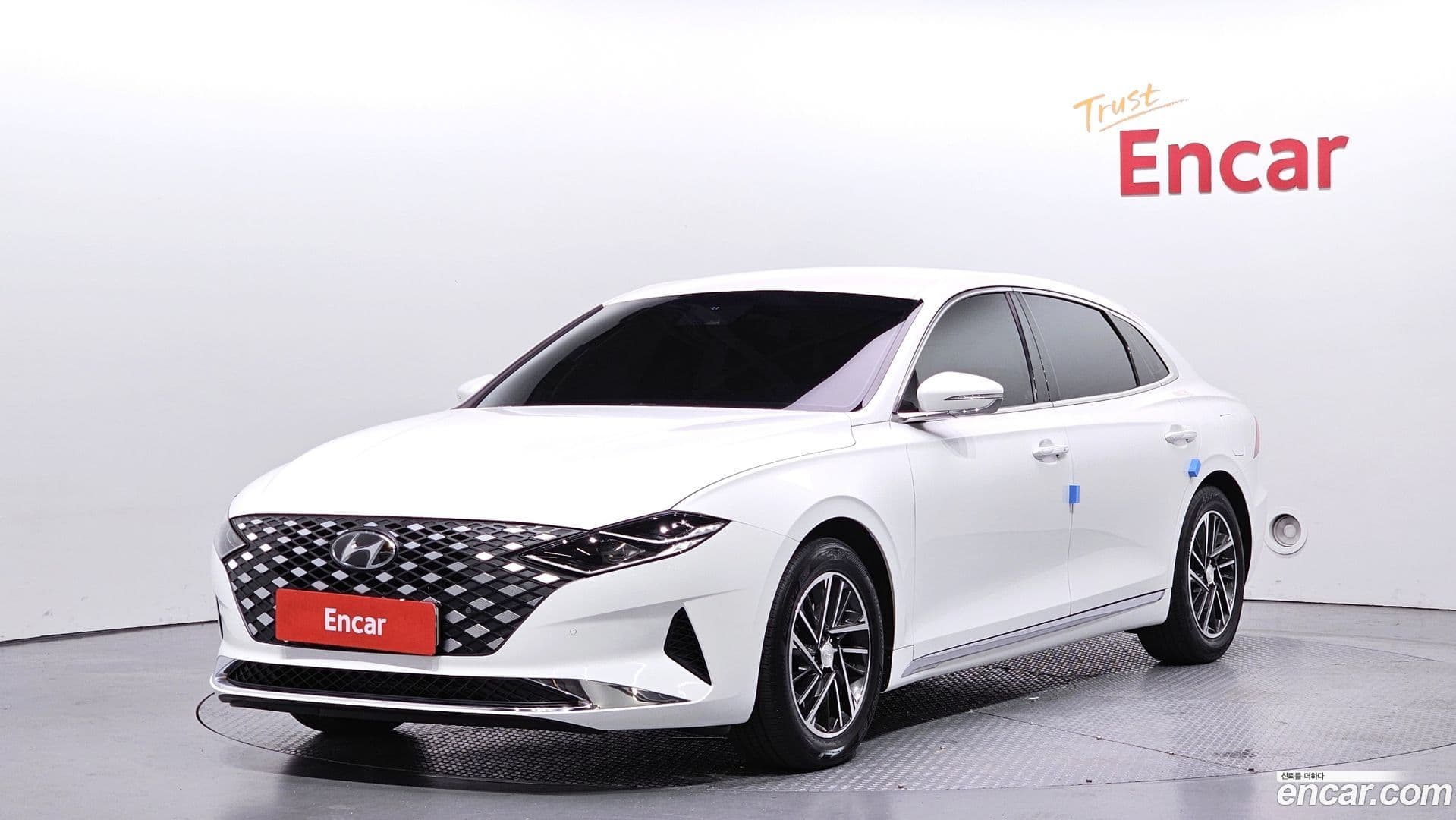 Main__Slider__Photo:Grandeur Hyundai 2021.2-0