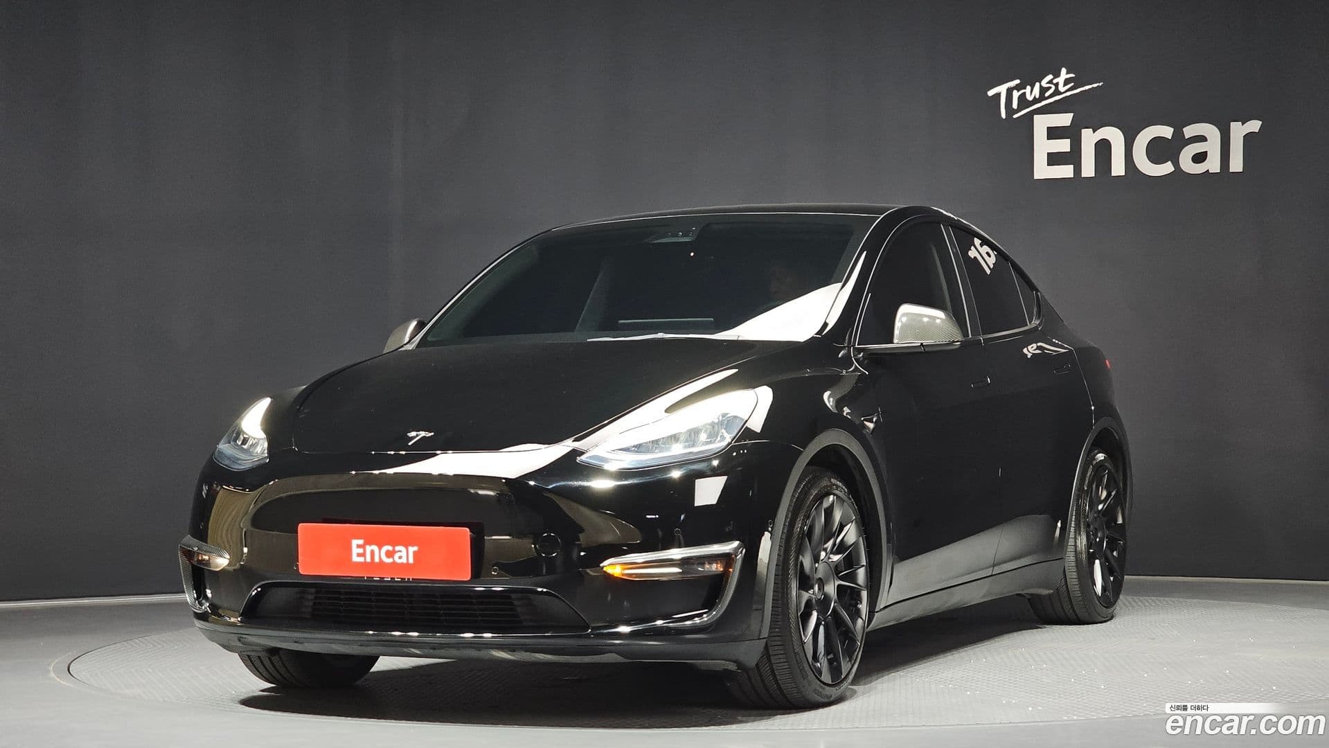 Main__Slider__Photo:Model Y Tesla 2021.5-0