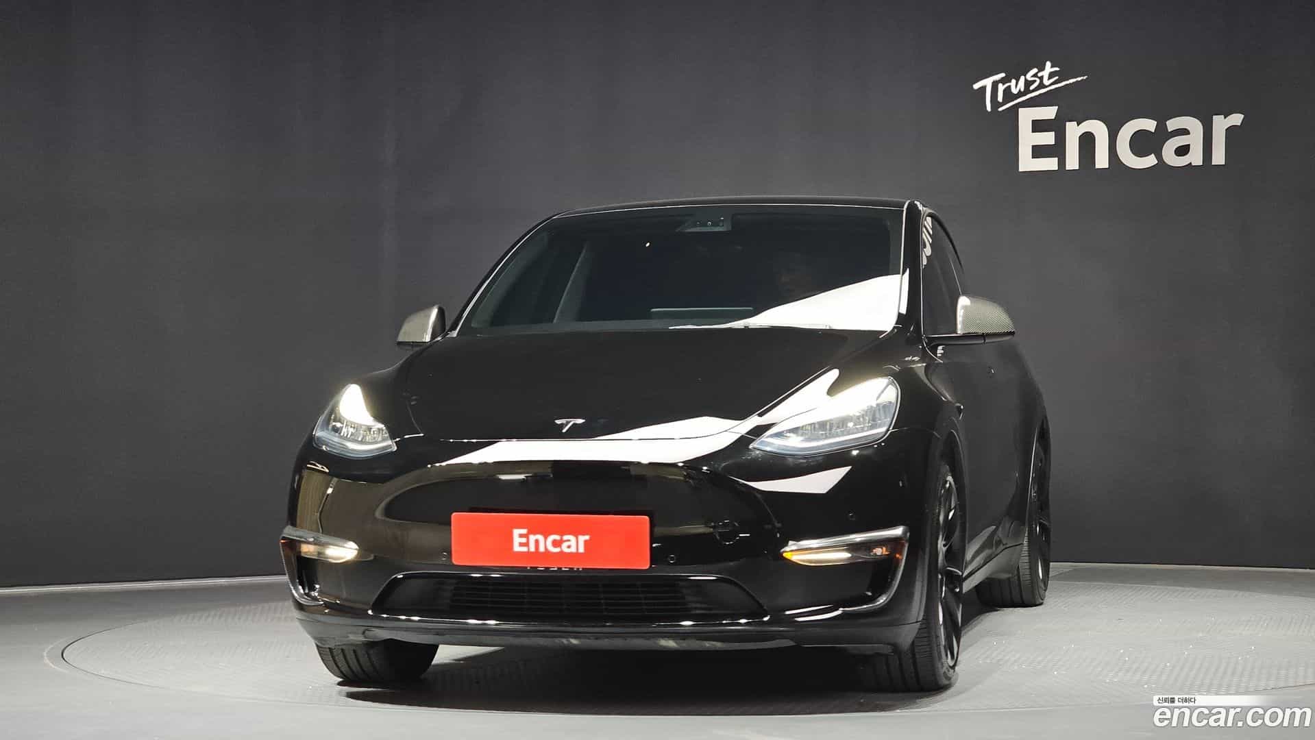 Model Y Tesla 2021.5-OUTER-003