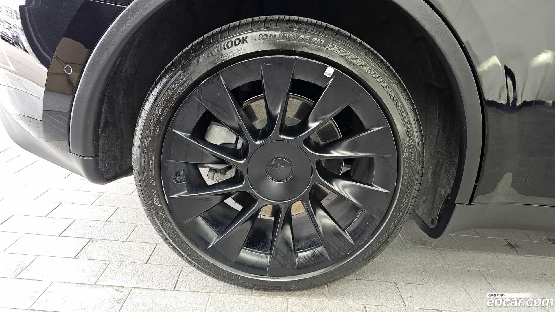 Model Y Tesla 2021.5-OUTER-005