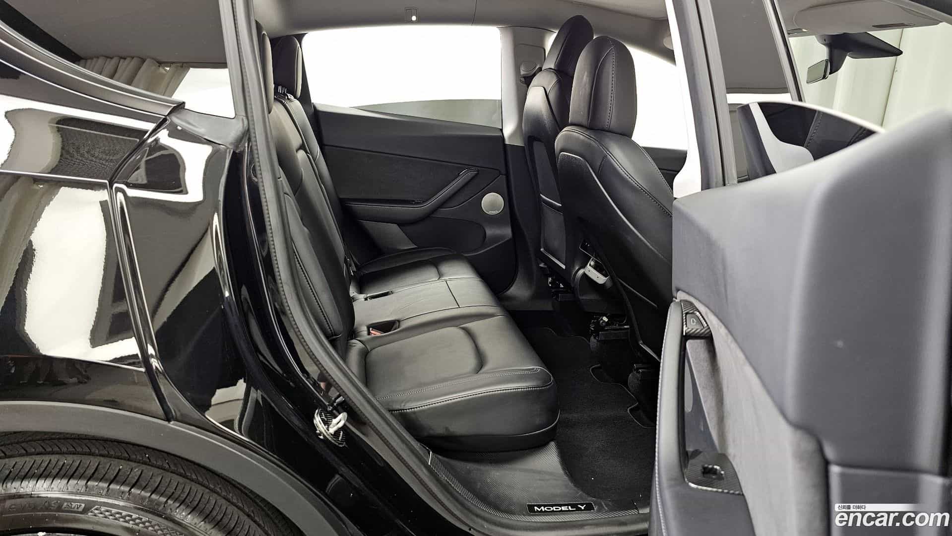 Model Y Tesla 2021.5-OPTION-016