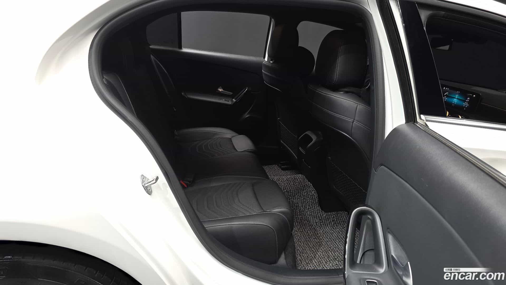 A-Class Mercedes-Benz 2019.8-OPTION-016