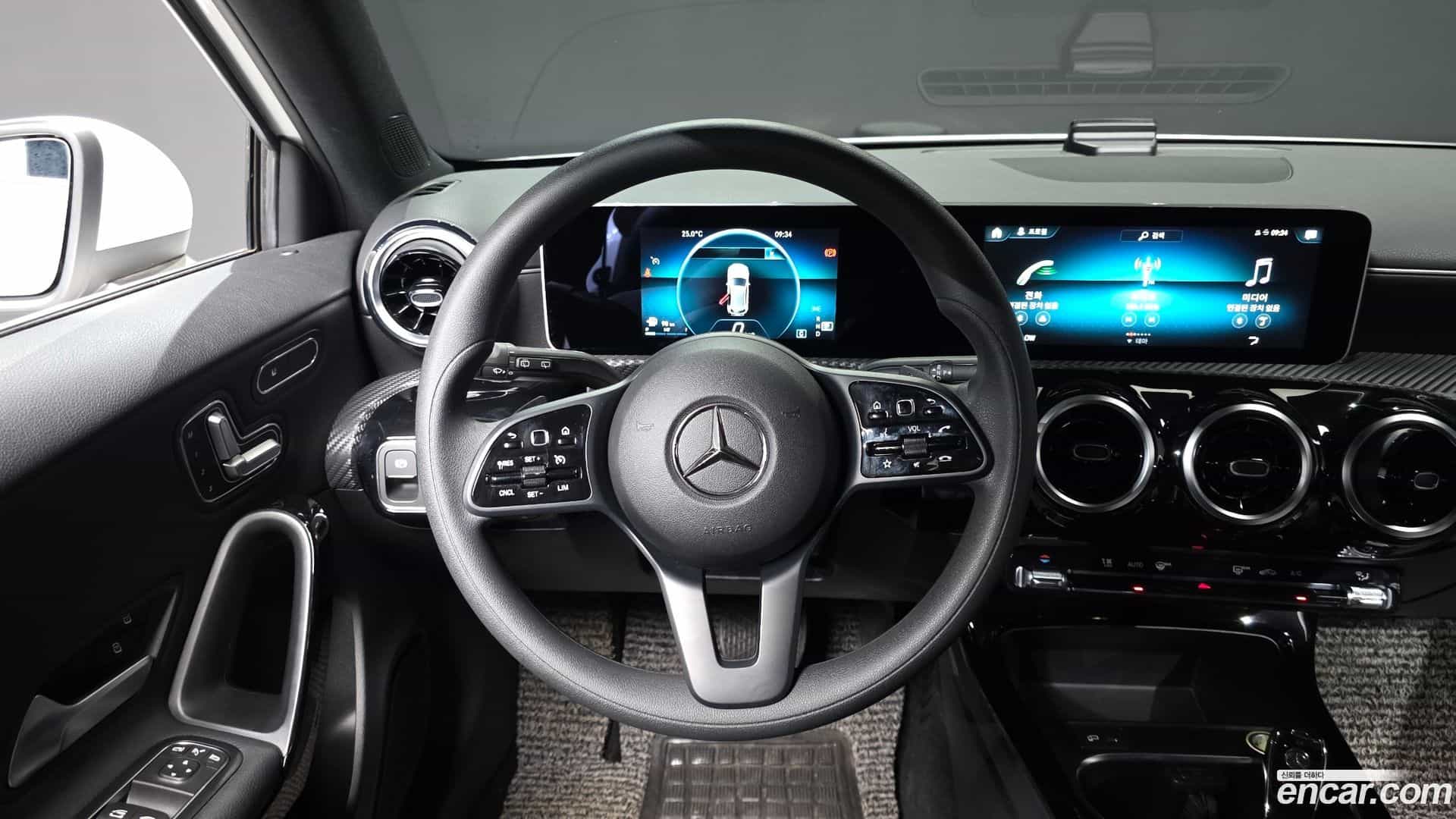 A-Class Mercedes-Benz 2019.8-OPTION-017