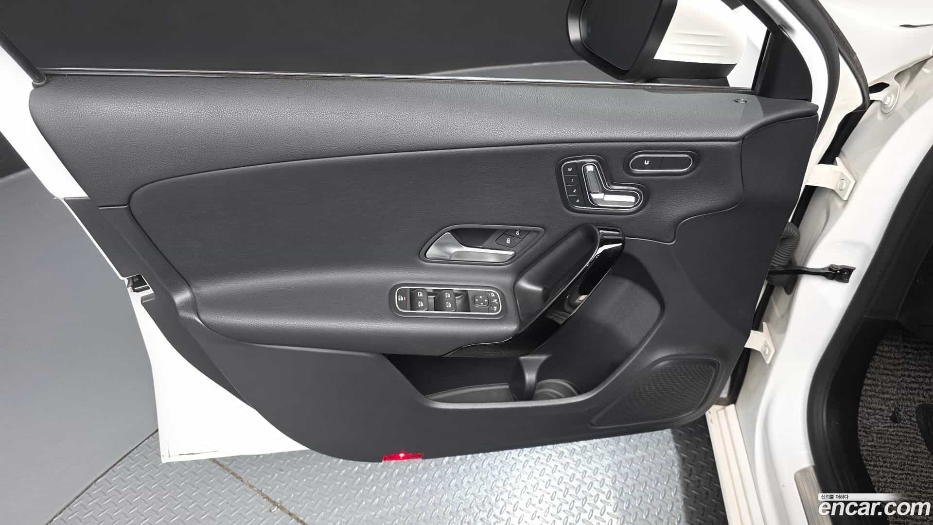 A-Class Mercedes-Benz 2019.8-INNER-034
