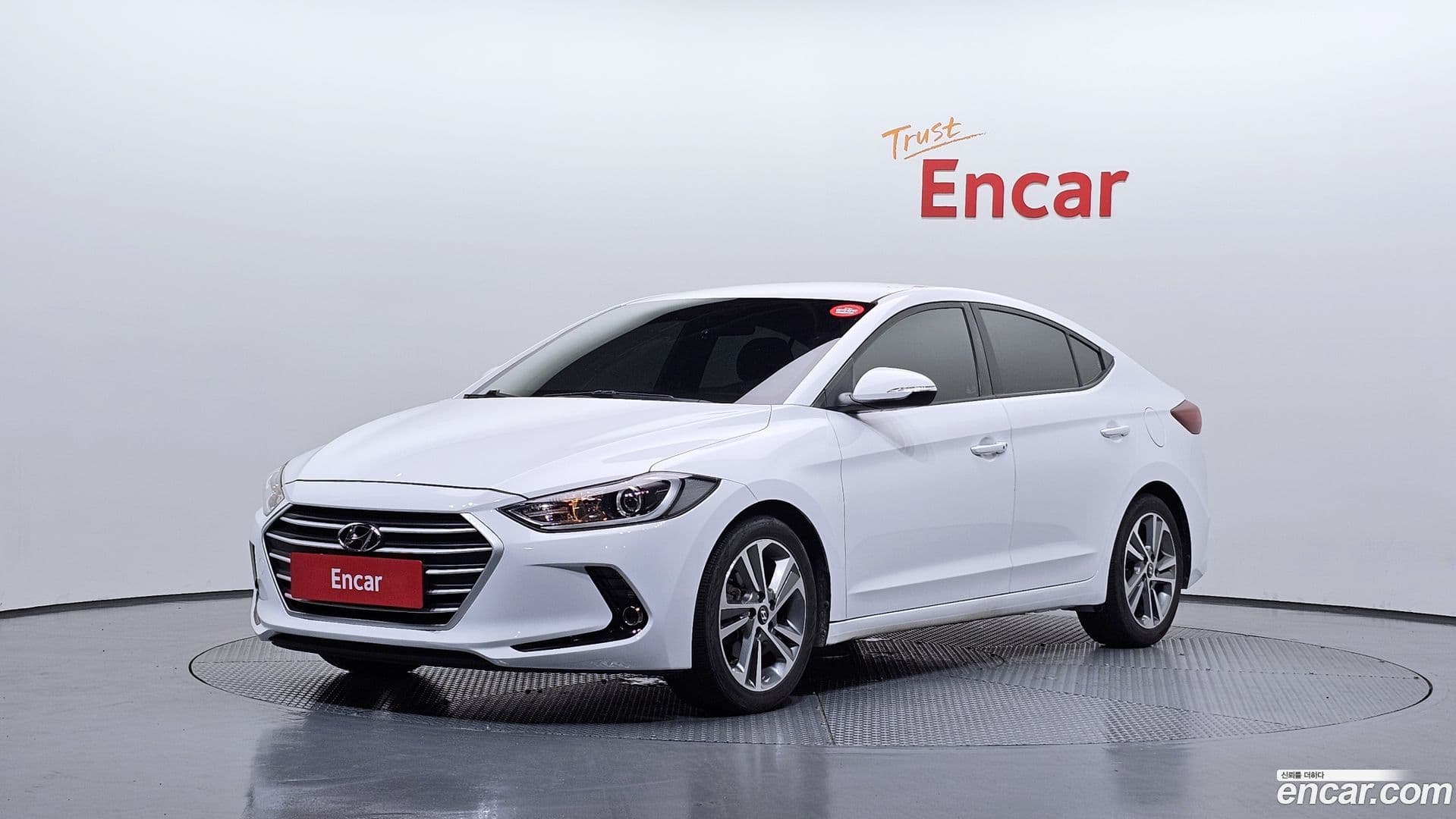 Main__Slider__Photo:AVANTE Hyundai 2017.8-0