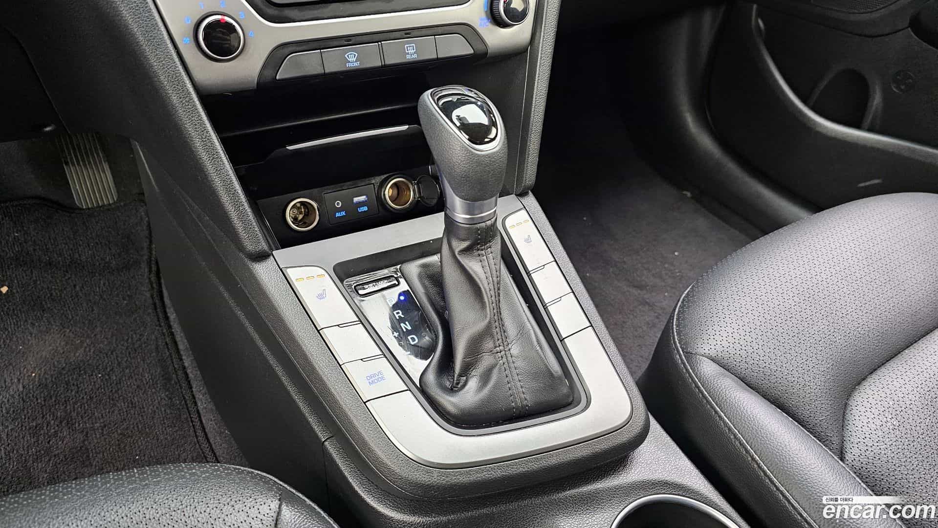 AVANTE Hyundai 2017.8-INNER-009