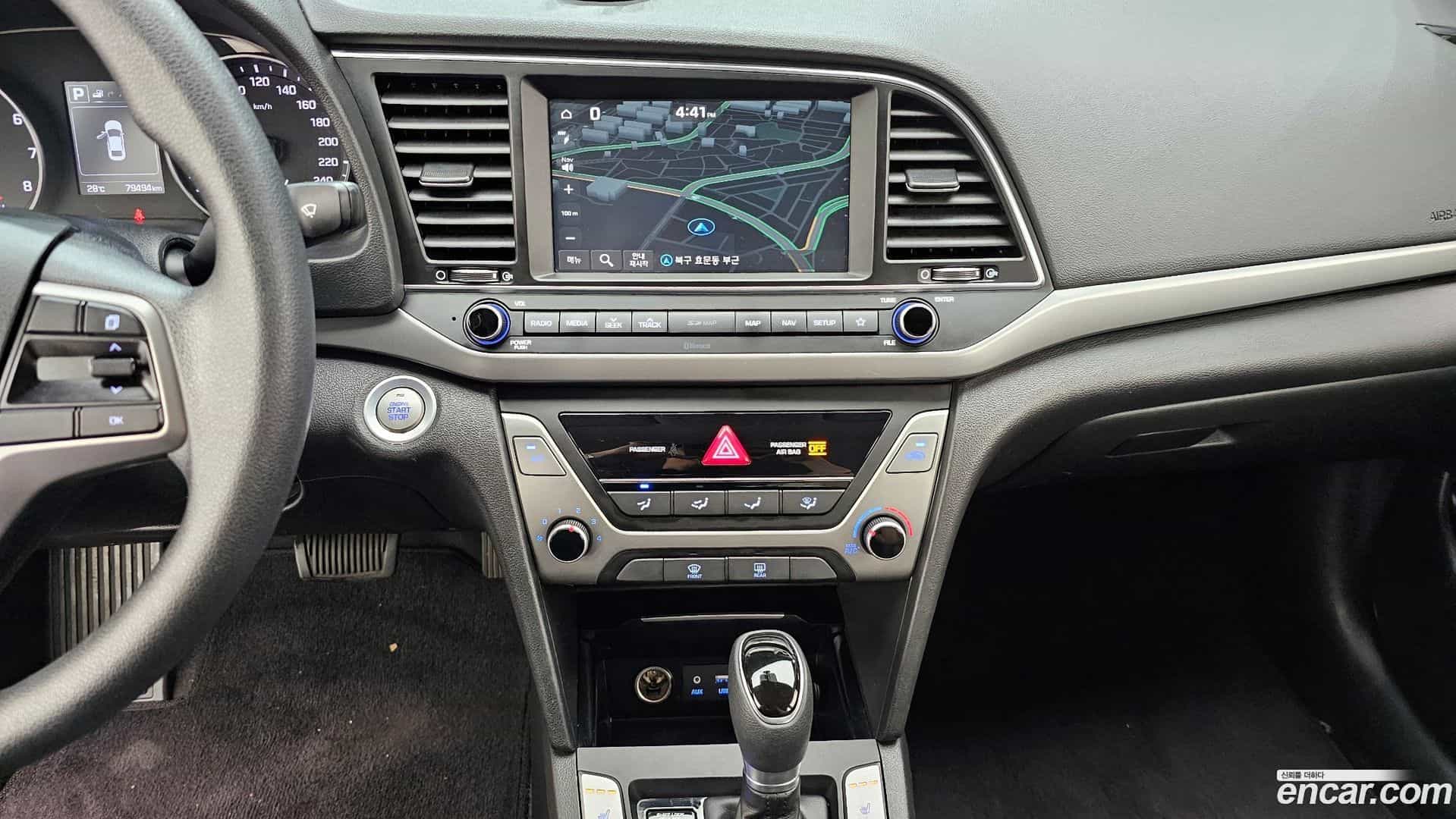 AVANTE Hyundai 2017.8-OPTION-018