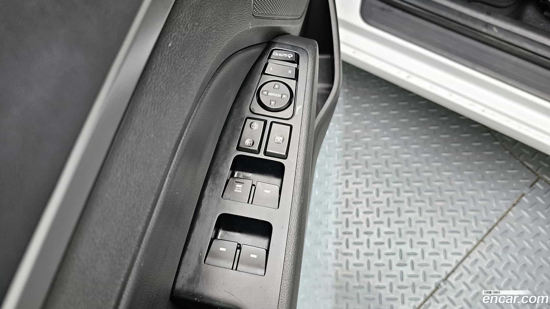 AVANTE Hyundai 2017.8-OPTION-021