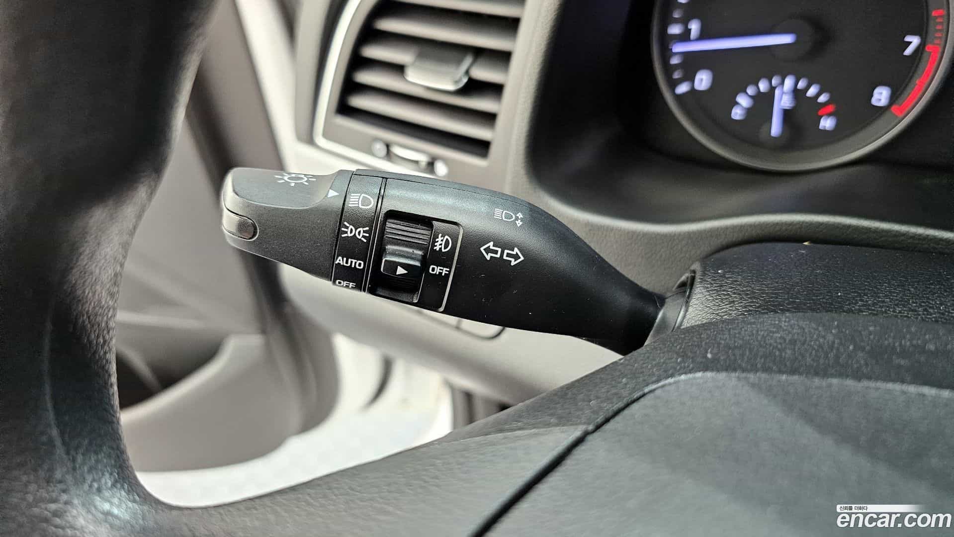 AVANTE Hyundai 2017.8-OPTION-022