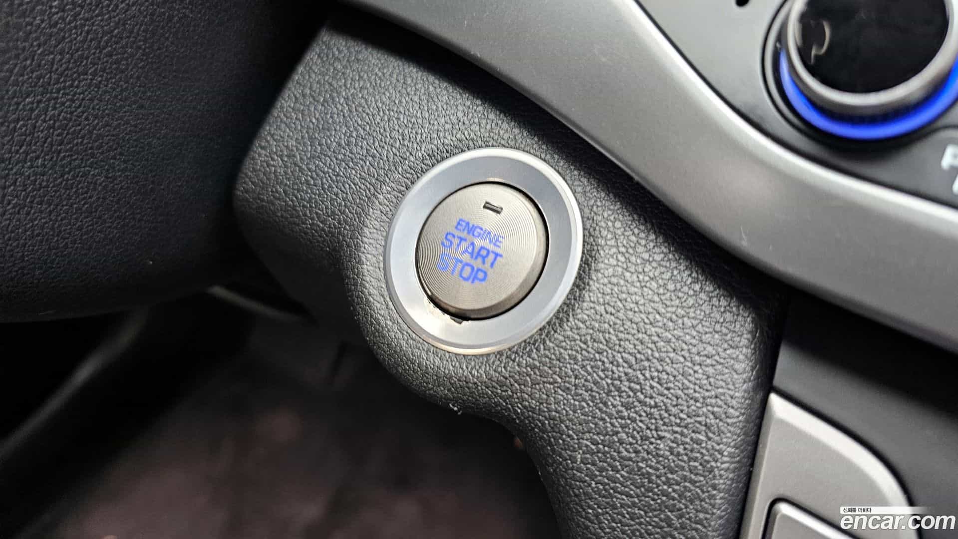 AVANTE Hyundai 2017.8-OPTION-024