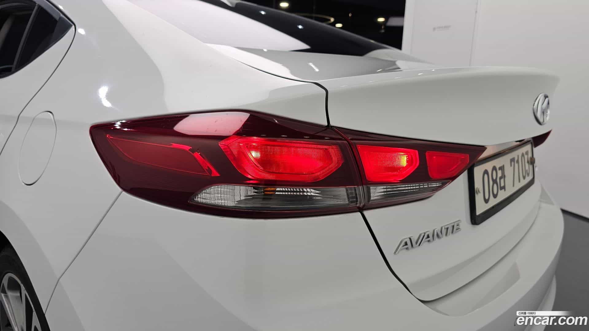 AVANTE Hyundai 2017.8-OUTER-033
