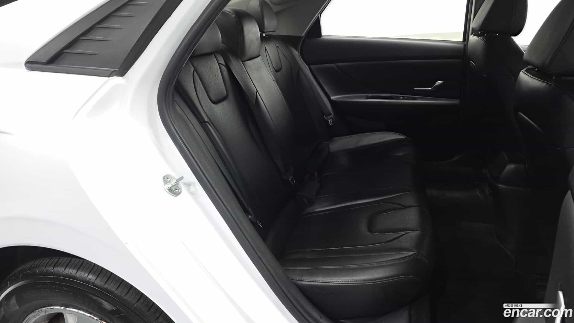 AVANTE Hyundai 2021.5-OPTION-015