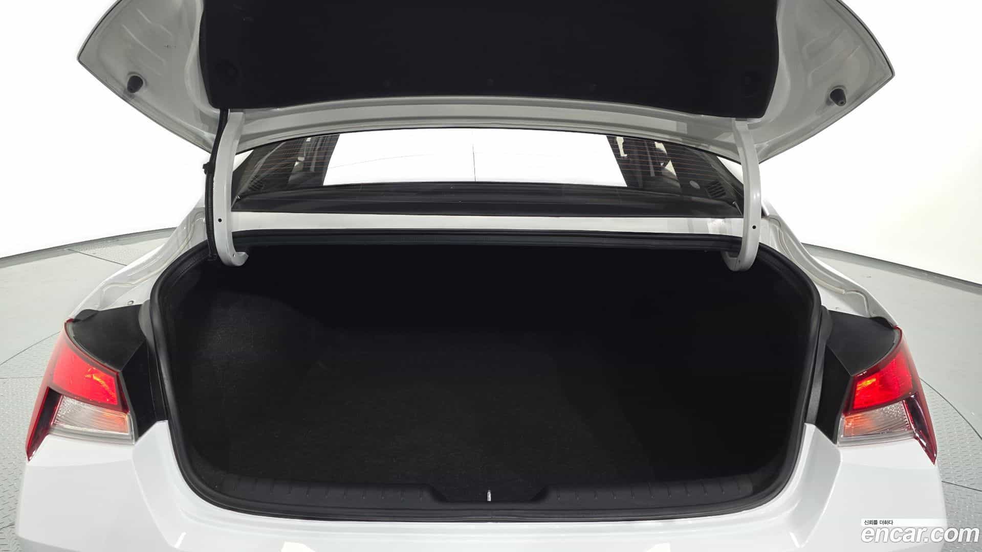 AVANTE Hyundai 2021.5-OPTION-024
